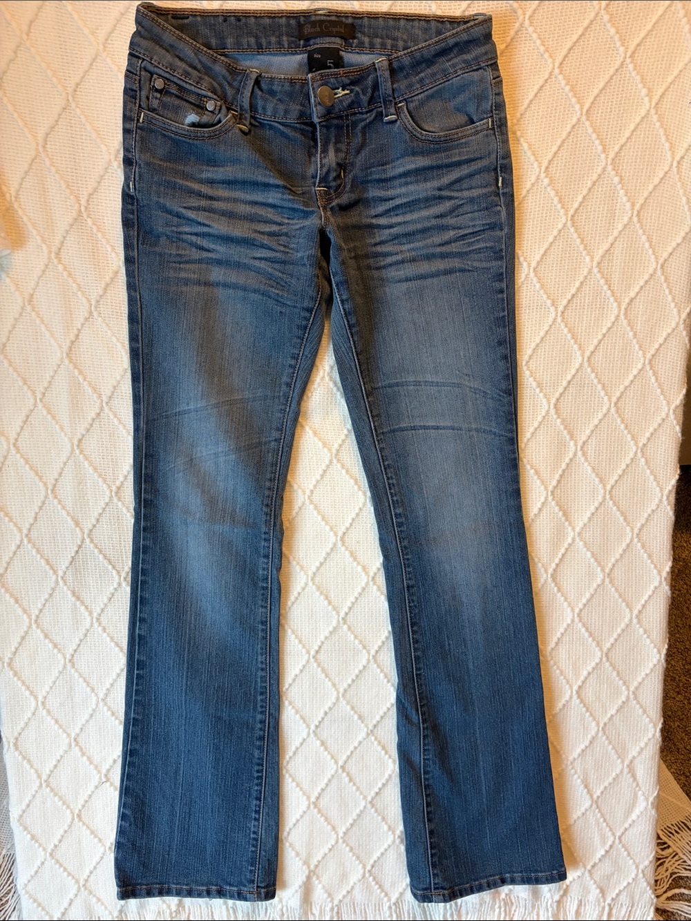 Casual Straight Leg Jeans in Medium Blue - Unbranded